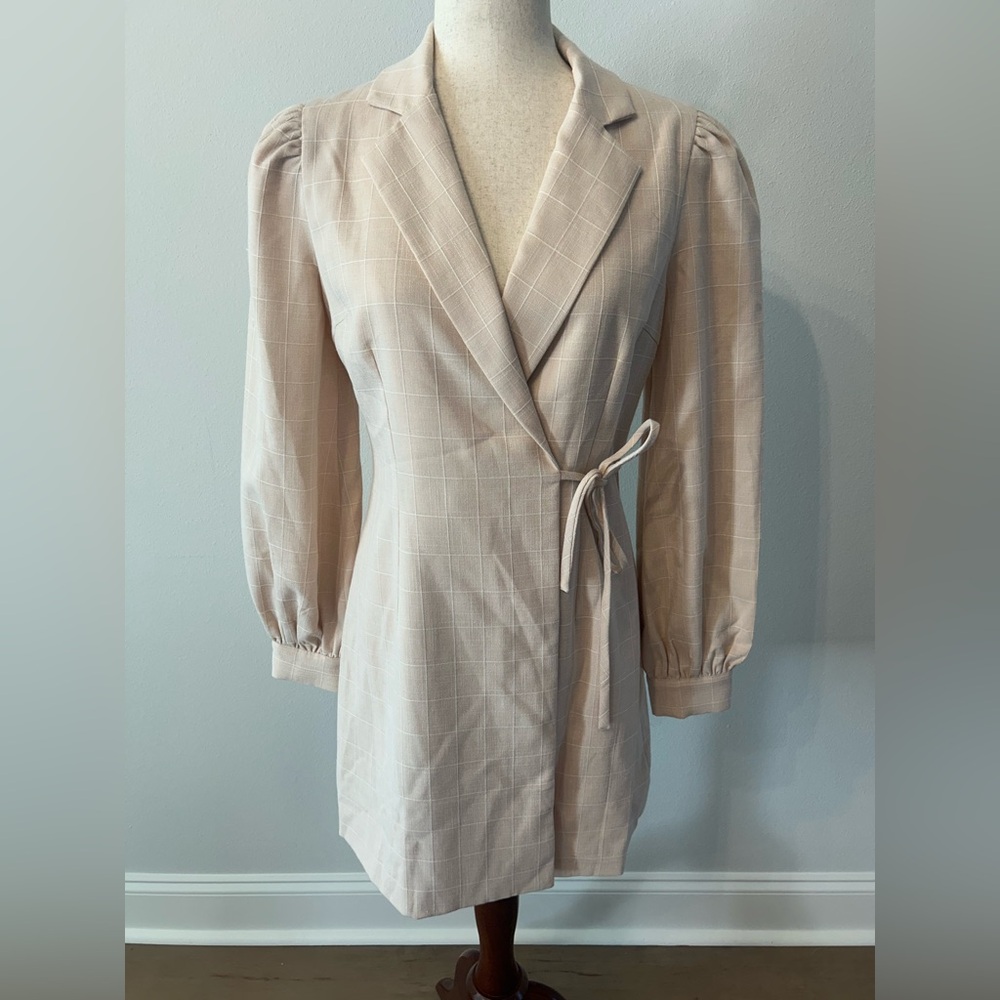 Storia Cream Long Sleeve Dress